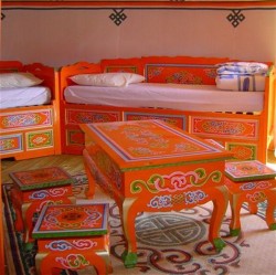 photo_interieur_yourte_small photo_interieur_yourte_small