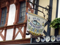 faience Henriot à Quimper faience Henriot à Quimper